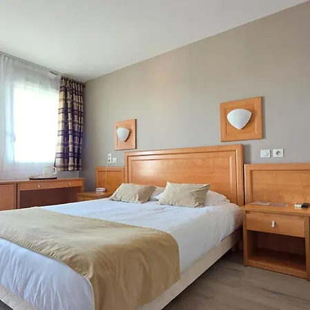 ホテル ロジ レストラン ル グラン テュルク LʼOie