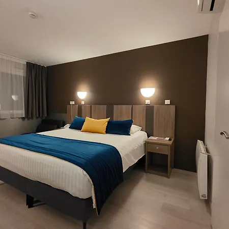 ホテル ロジ レストラン ル グラン テュルク LʼOie