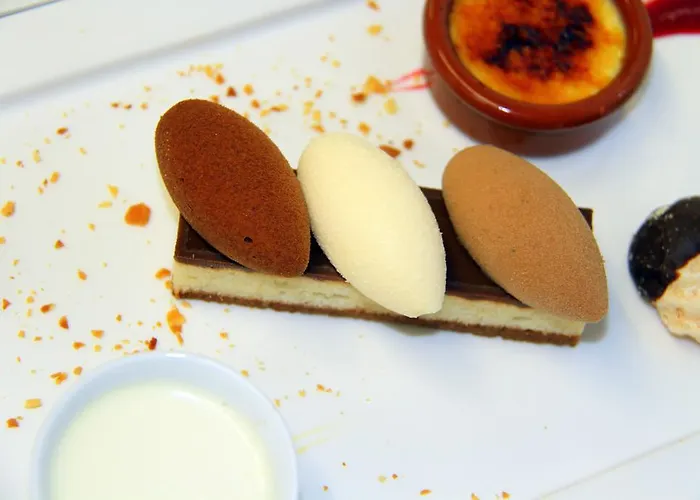 Hotel Logis Restaurant Le Grand Turc LʼOie