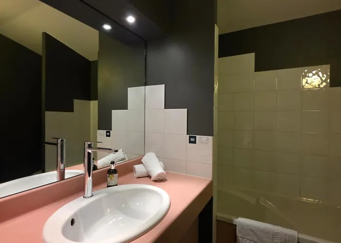 Logis Restaurant Le Grand Turc Hotel LʼOie