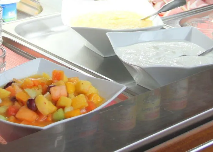 Hotel Logis Restaurant Le Grand Turc LʼOie